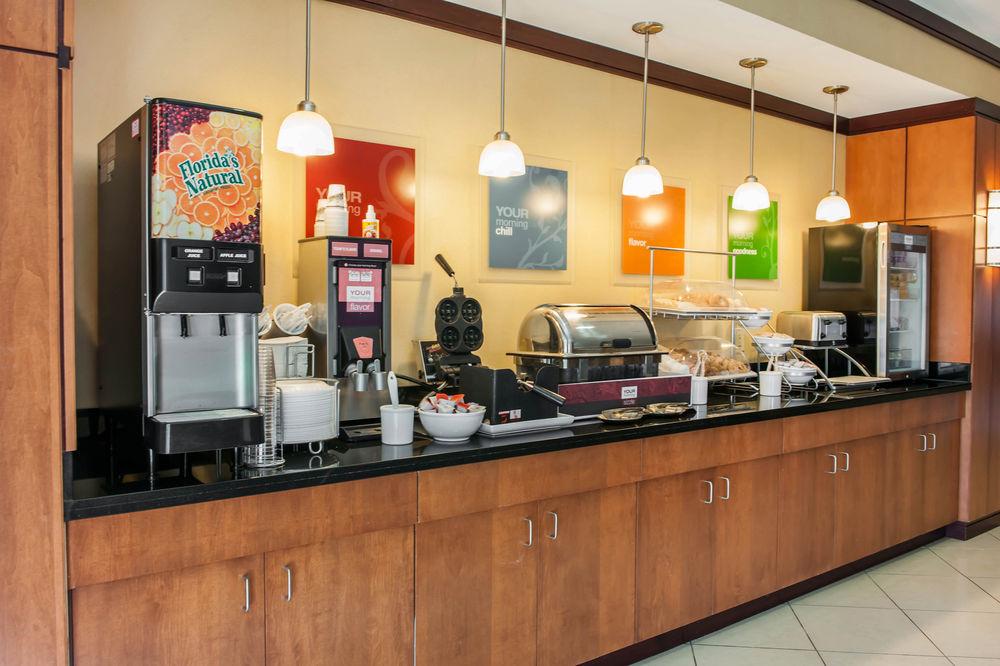 Comfort Suites Southport Kültér fotó