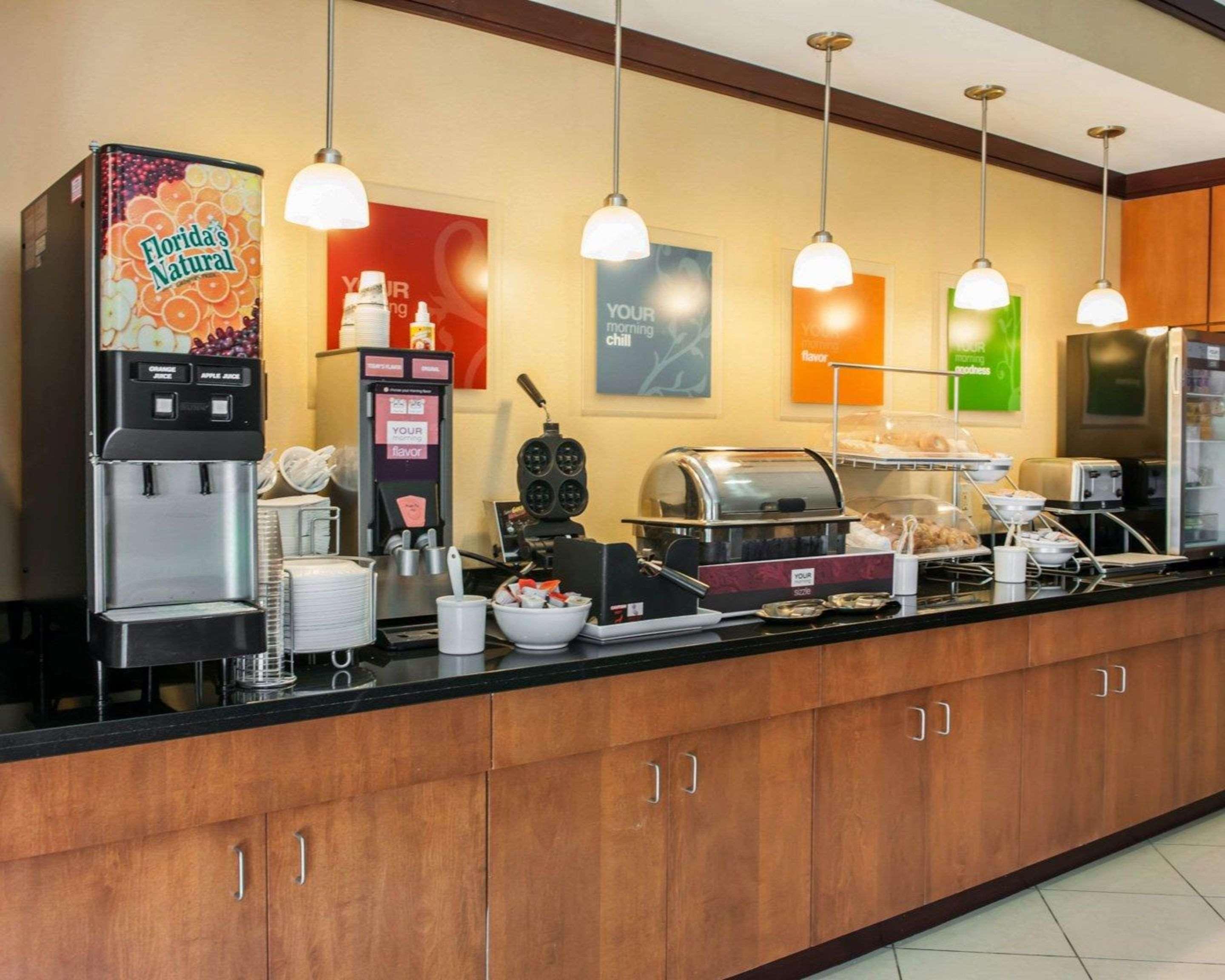 Comfort Suites Southport Kültér fotó